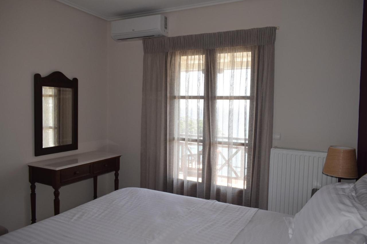Elpida Apartments Votsi  Екстериор снимка