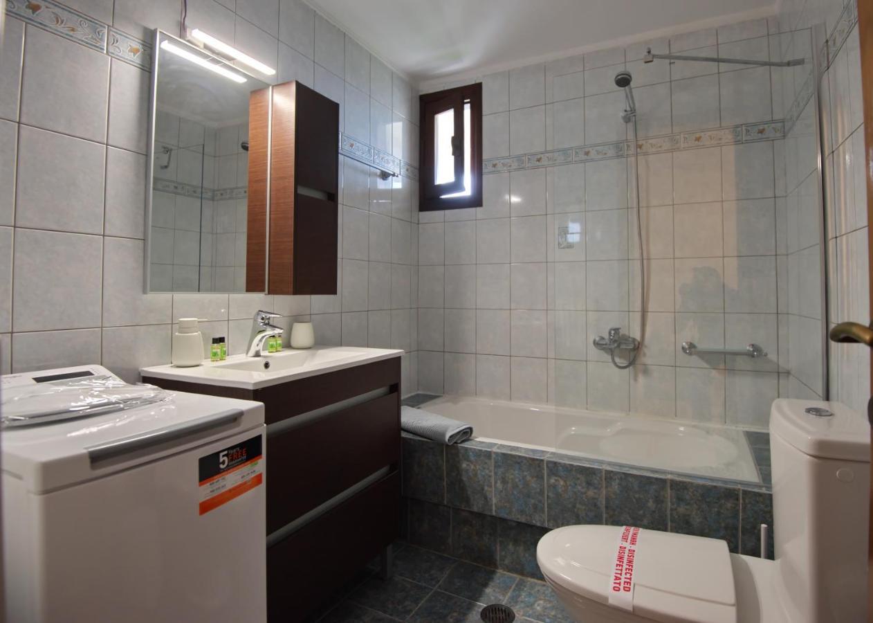 Elpida Apartments Votsi  Екстериор снимка