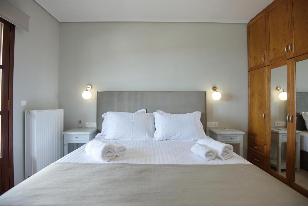 Elpida Apartments Votsi  Екстериор снимка