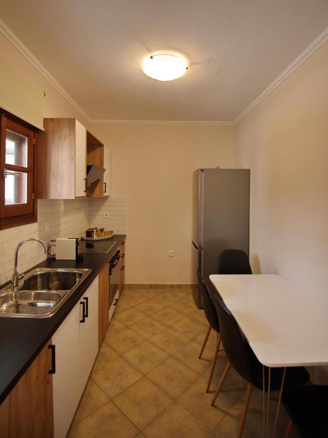 Elpida Apartments Votsi  Екстериор снимка