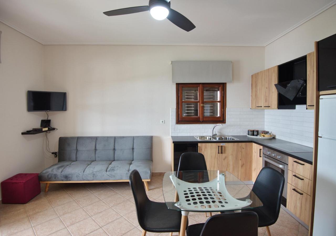 Elpida Apartments Votsi  Екстериор снимка